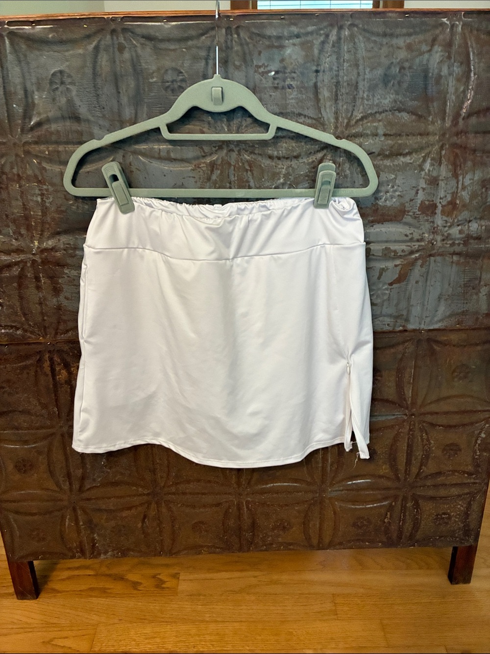 Jenny Boston. White Women's Active Skort with Side Slit